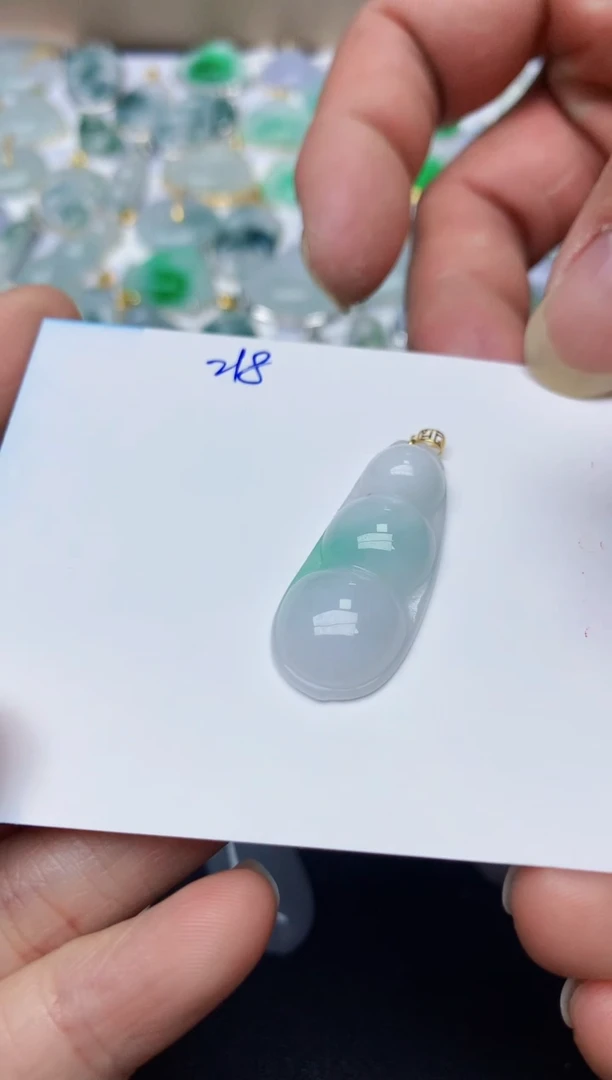 【闪购商品】翡翠颈饰18K金镶嵌天然翡翠A货