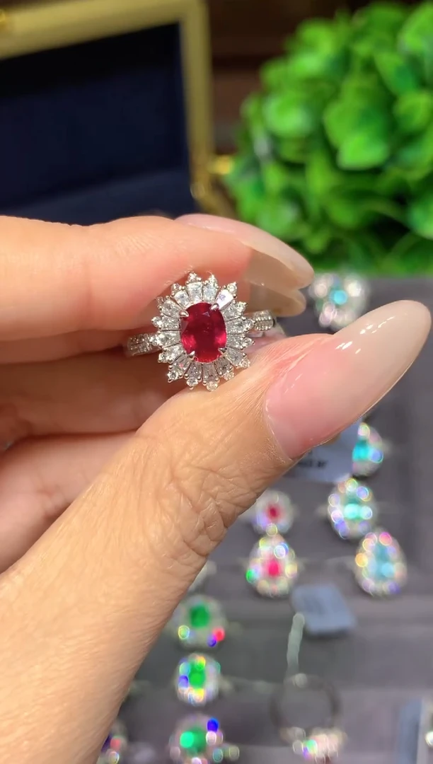 18K金镶嵌戒指红宝石1.04ct