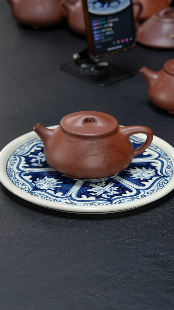茶壶紫砂崎*景舟石瓢刻老虎