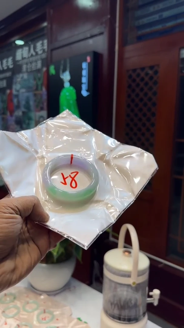 未镶嵌手镯翡翠手镯