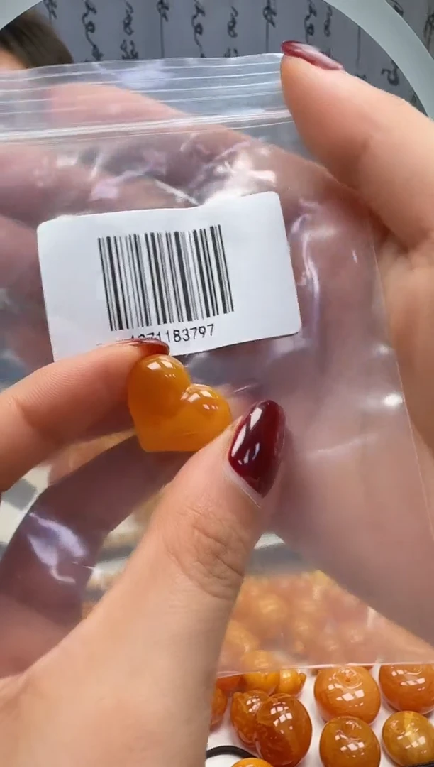 裸石琥珀未镶嵌如图