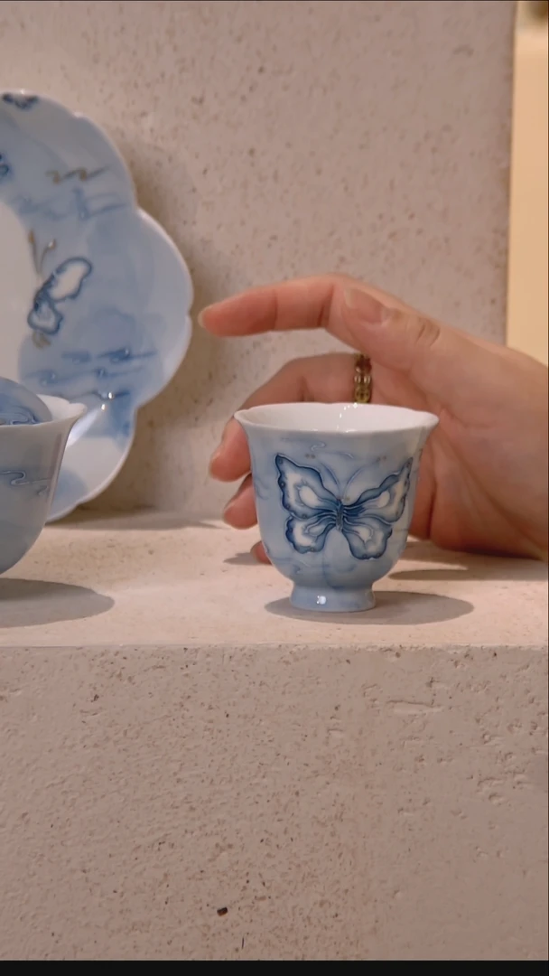 明知山志-有田烧-云纱幻蝶-素简高足茶杯（品牌黑盒）