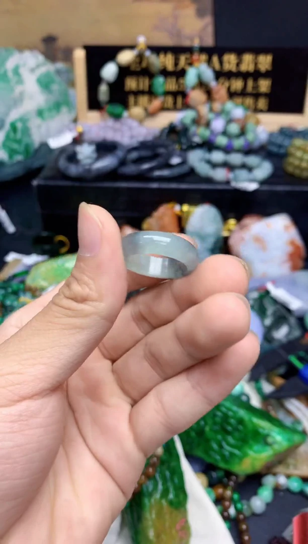 颈饰未镶嵌翡翠缅甸翡翠
