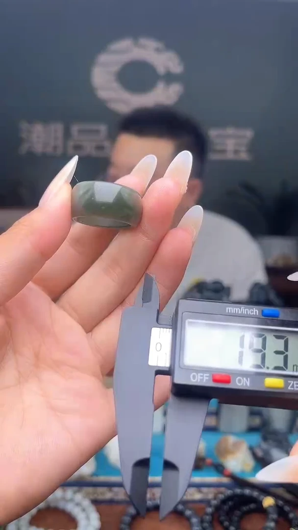 未镶嵌和田玉挂件1