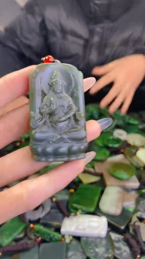 颈饰未镶嵌和田玉1