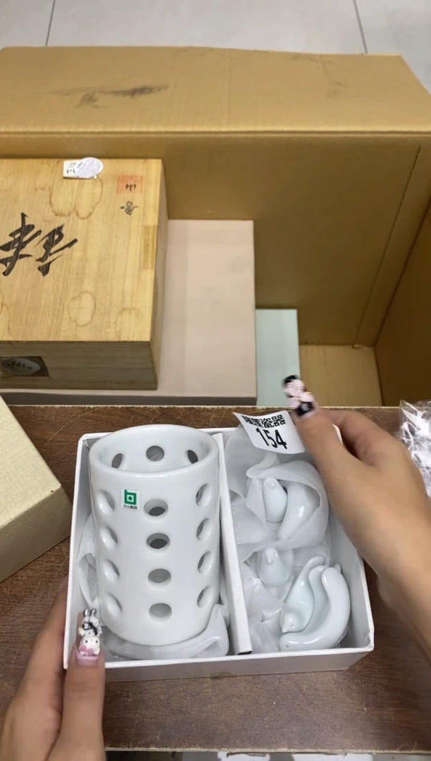 瓷片利****6隆莲瓷器欢迎大家