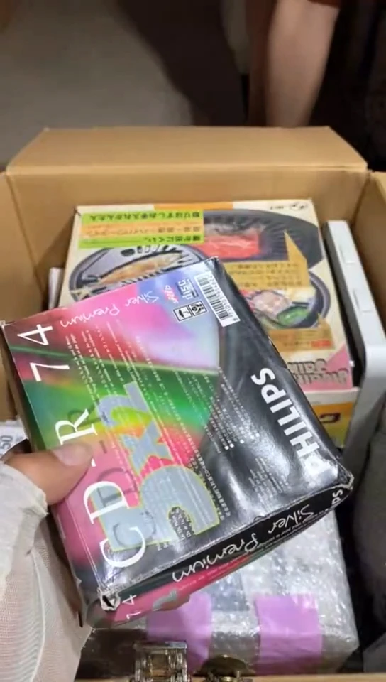8新中****醒中古商品，瑕疵品，不保好坏。216