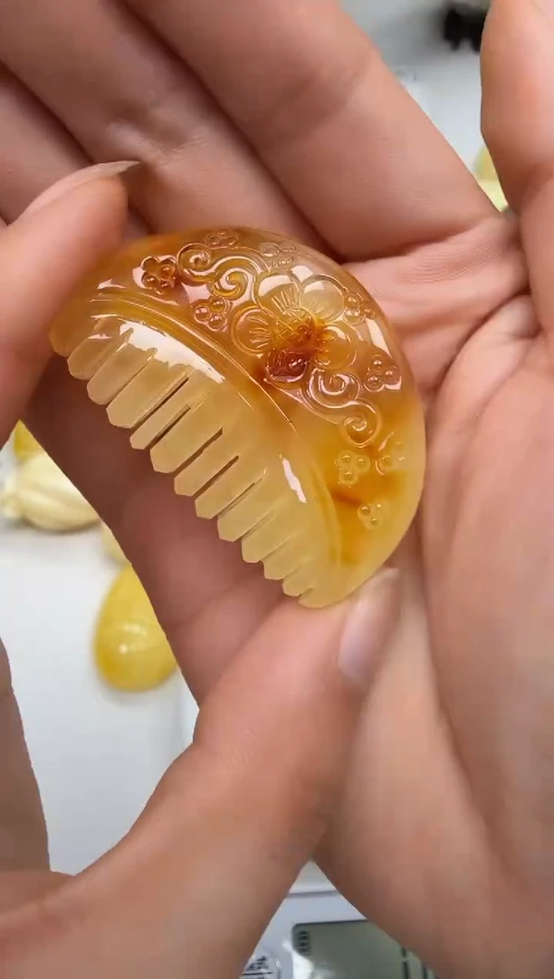 裸石琥珀未镶嵌如图