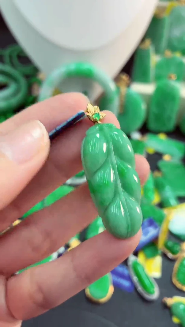 吊坠(不含链)未镶嵌翡翠天然缅甸翡翠A货