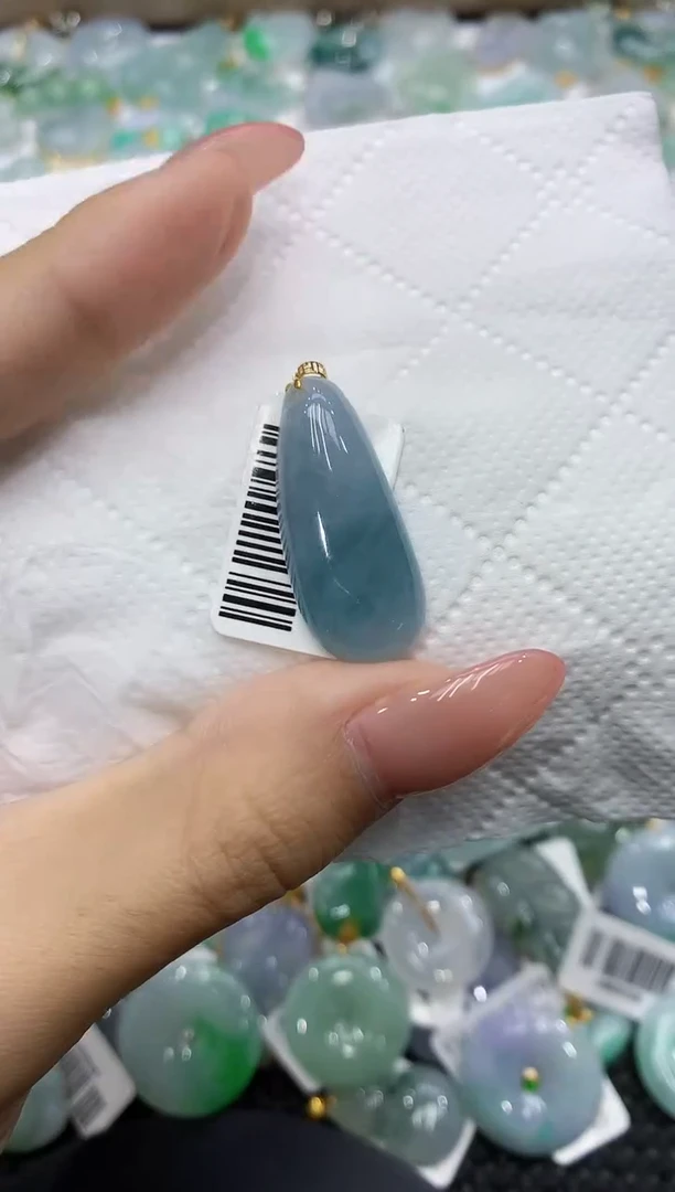 颈饰18K金镶嵌翡翠111111111111
