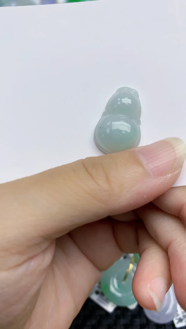 翡翠未镶嵌颈饰天然A货翡翠