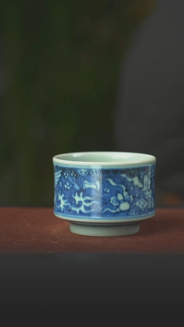 陶瓷麒麟追凤直口杯