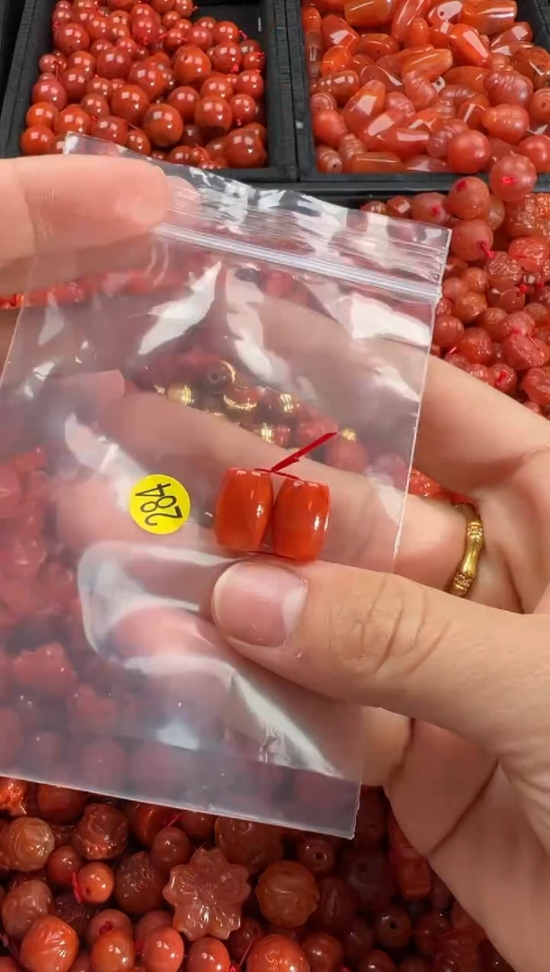 【闪购商品】南红玛瑙颈饰未镶嵌1
