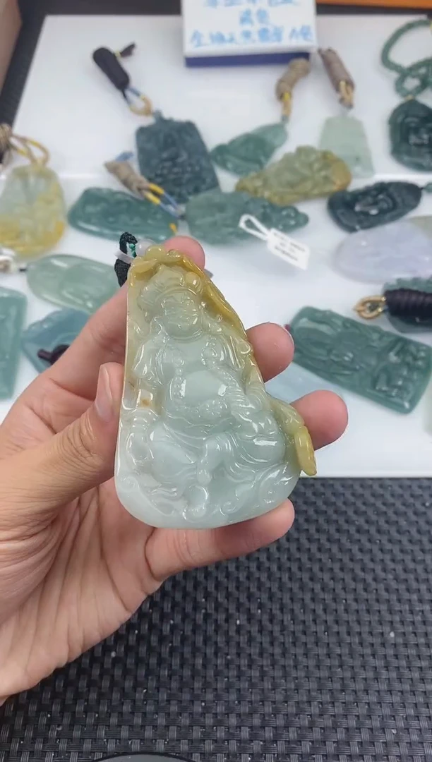 翡翠未镶嵌颈饰