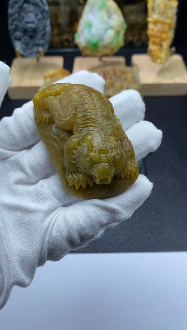 【闪购商品】定制翡翠未镶嵌下山虎