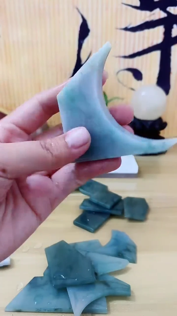 翡翠未镶嵌颈饰翡翠085
