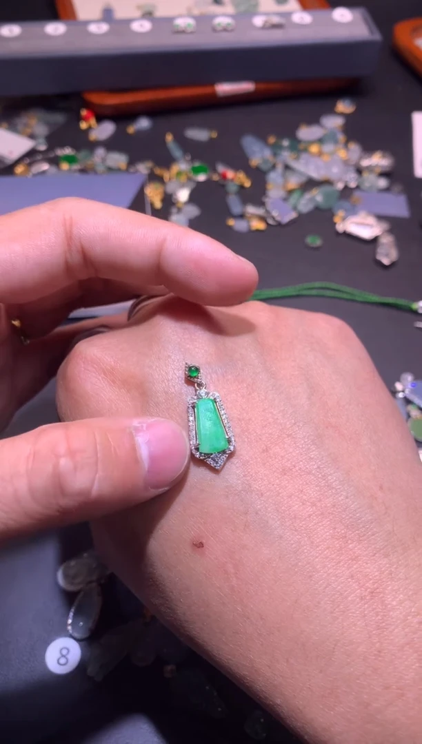 【闪购商品】翡翠吊坠(不含链)银S925镶嵌1