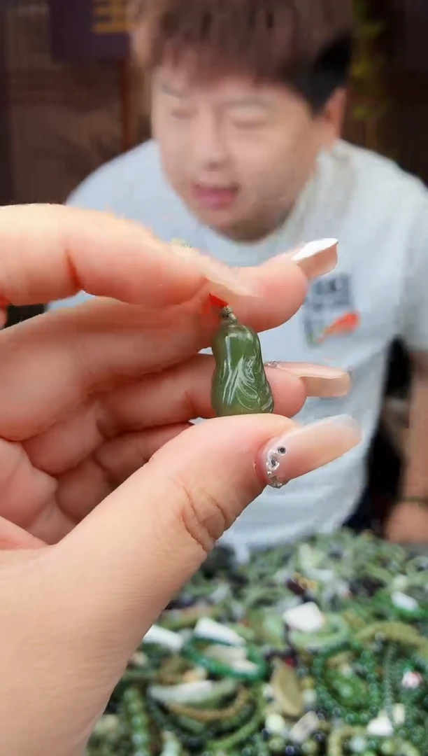 和田玉未镶嵌颈饰拍一发一