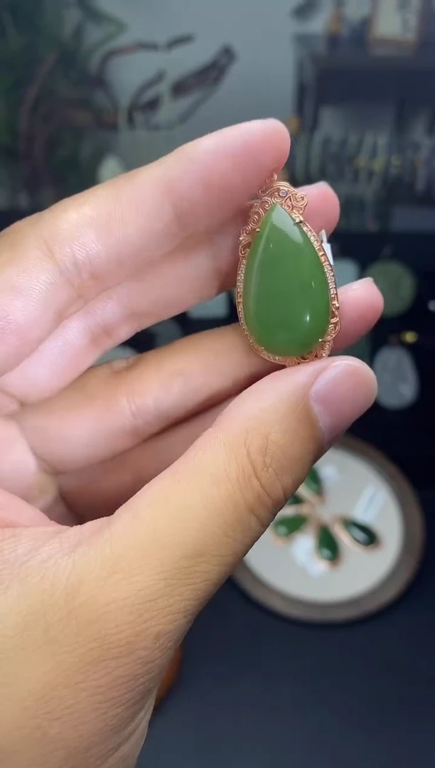 颈饰未镶嵌和田玉1