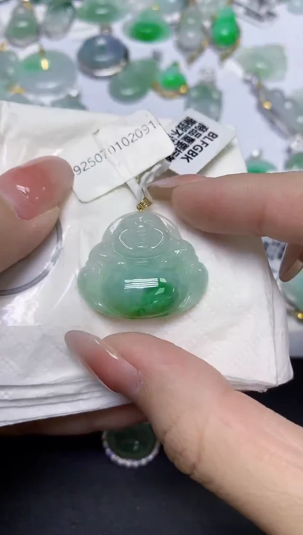 颈饰18K金镶嵌翡翠天然缅甸翡翠A货百元以上9元证书费自理