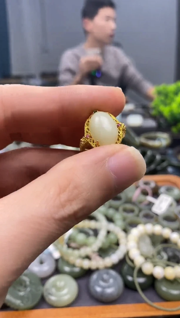 未镶嵌手镯和田玉1