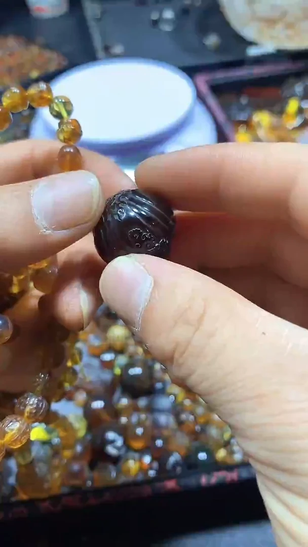 琥珀颈饰未镶嵌你***、天然缅甸琥珀珠子