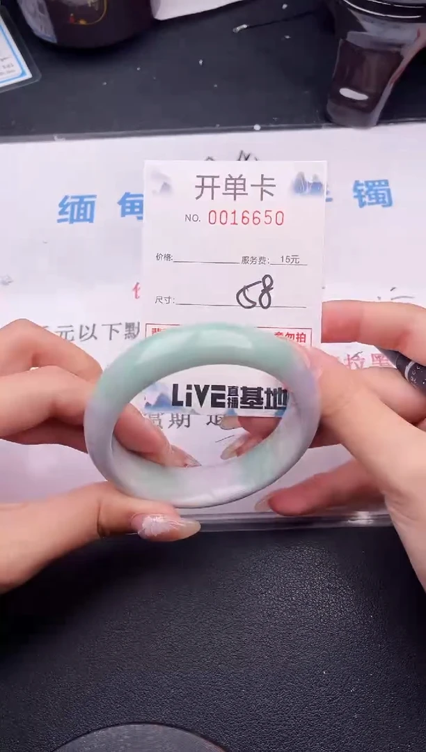 翡翠手镯未镶嵌拍哪个图片就是发哪个50