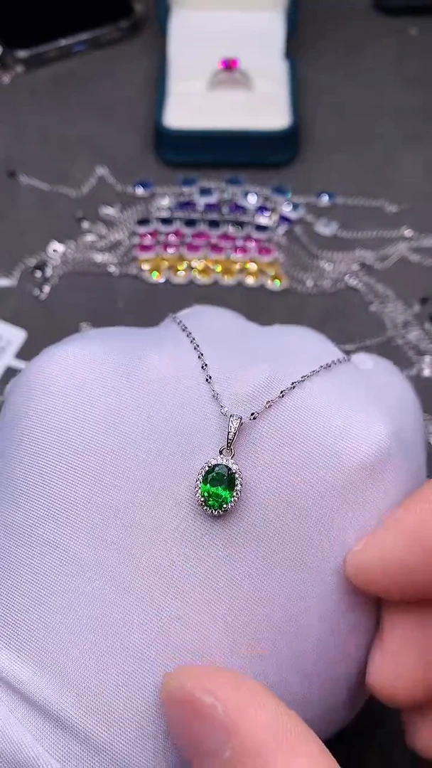 【闪购商品】石榴石（沙弗莱）颈饰银S925镶嵌······