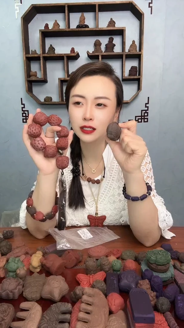 泥塑结节草莓（手持）+大象