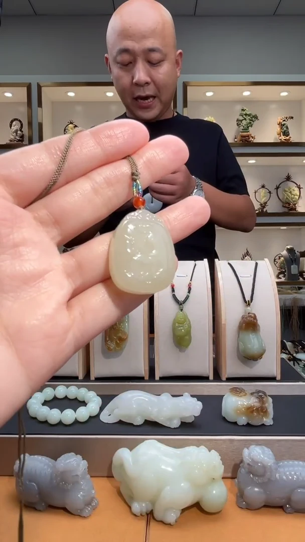 颈饰未镶嵌和田玉1