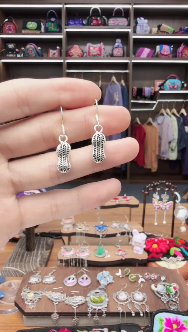 织绣127蒙阿苏苗绣传承旗舰店