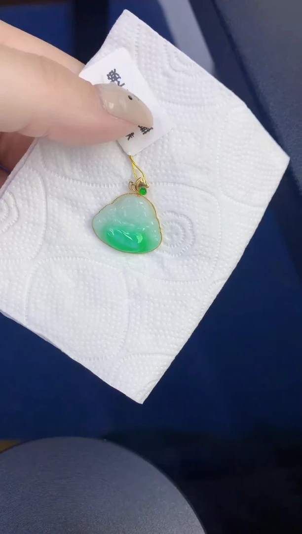颈饰18K金镶嵌翡翠缅甸天然翡翠A货