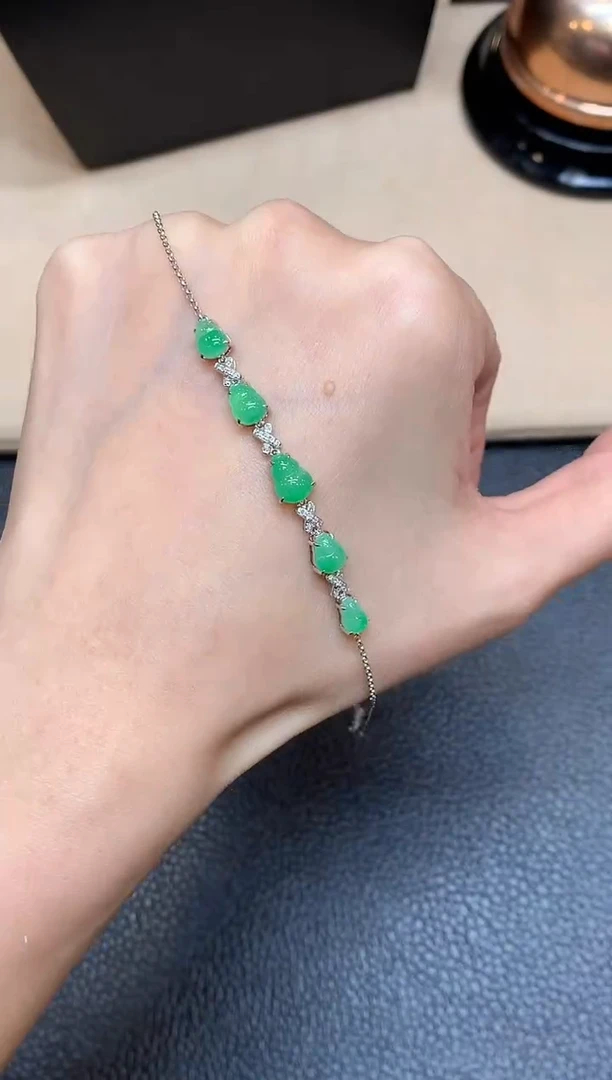 18K金镶嵌手链翡翠葫芦【无服务费