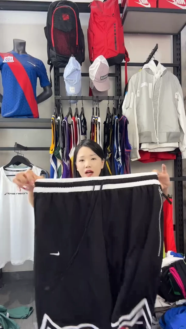 318瑕疵修复以直播间过款为准 XL 黑色短裤