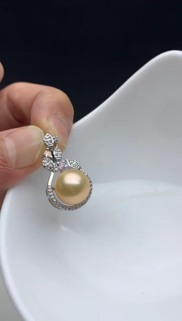 未镶嵌ff淡水珍珠吊坠(赠链）11~12mm