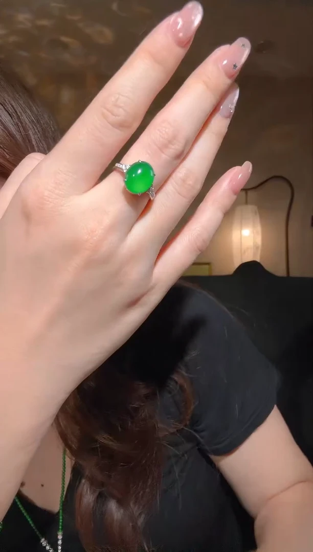 未镶嵌戒指翡翠嘉****e蛋面戒指