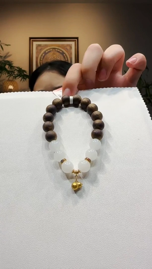未镶嵌手链和田玉手链