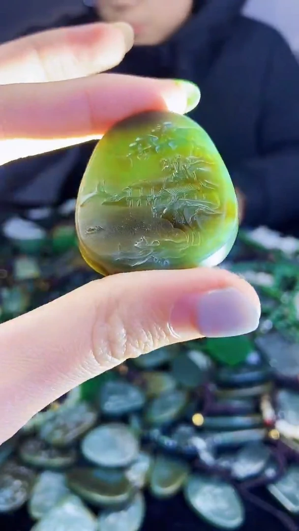 颈饰未镶嵌和田玉1