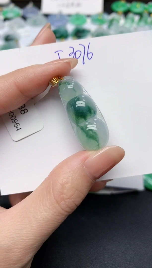 颈饰18K金镶嵌翡翠天然缅甸A货翡翠百元以上9元证书费自理