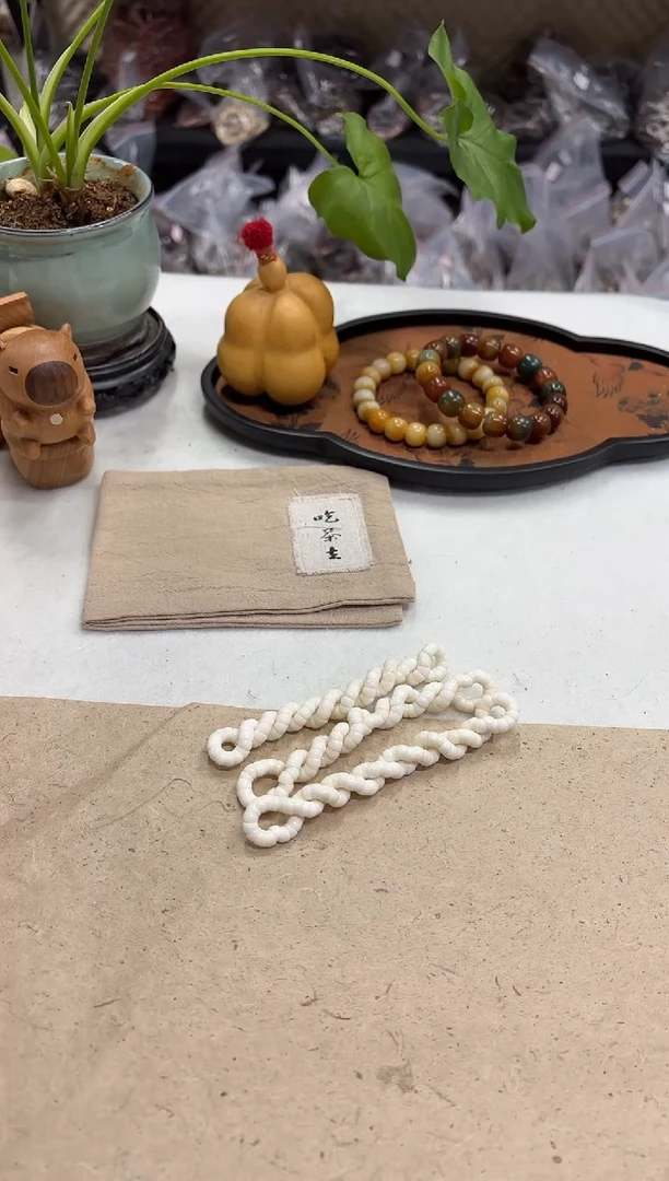 白玉菩提手串0.6长条（215）
