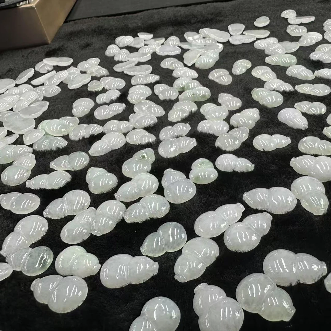 翡翠冰清小葫芦 有棉有纹是正常现象 介意勿拍【多样性发其一】