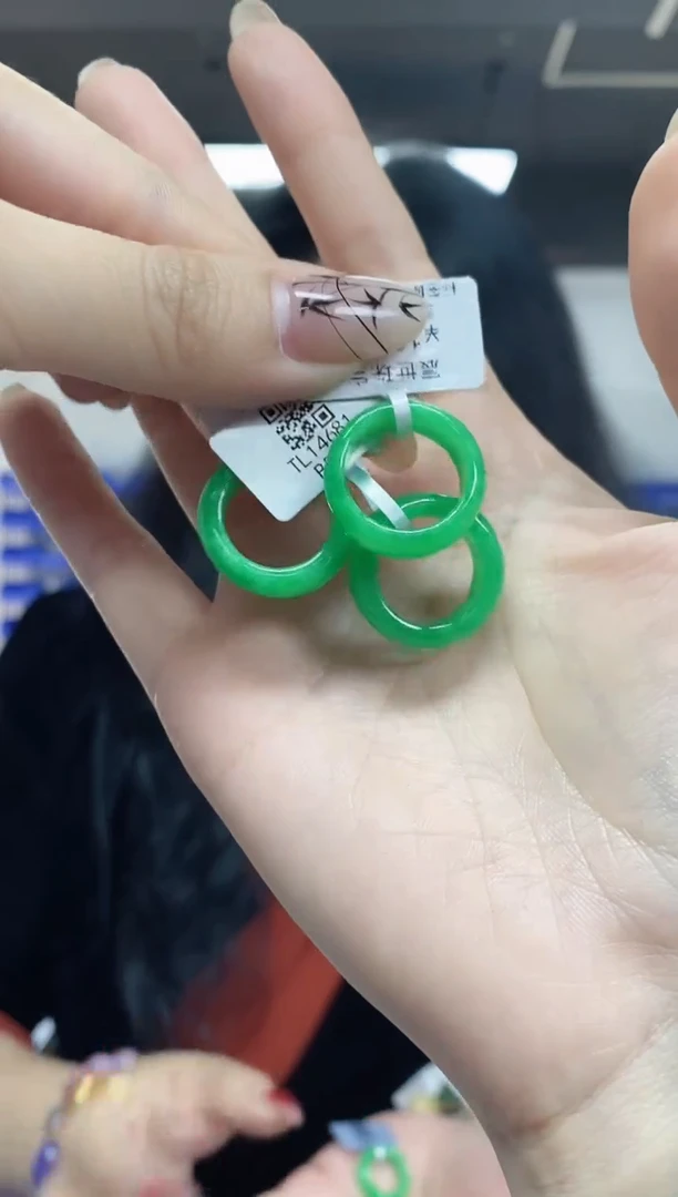 【闪购商品】翡翠戒圈未镶嵌多样性发其一颜色微差