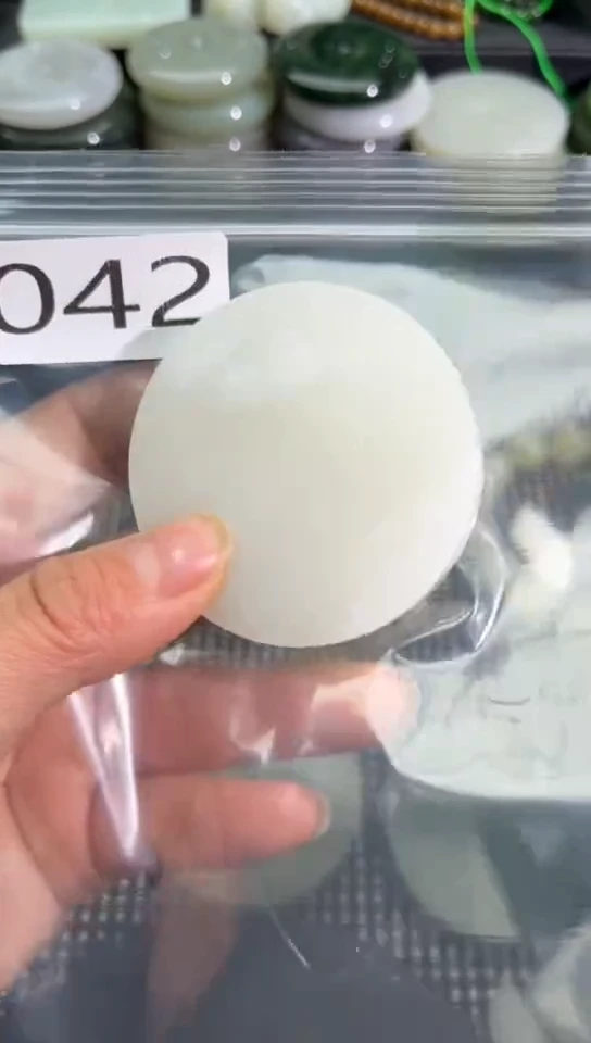 未镶嵌和田玉珠宝半成品镯芯