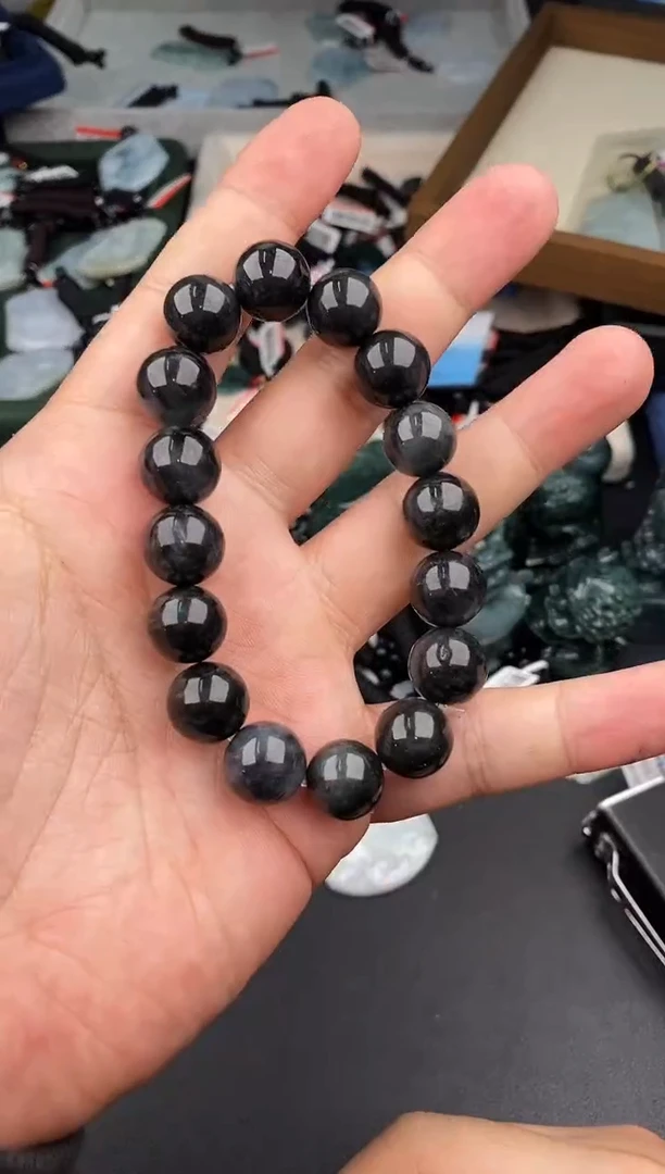 【闪购商品】翡翠颈饰未镶嵌  天然翡翠，一物一图