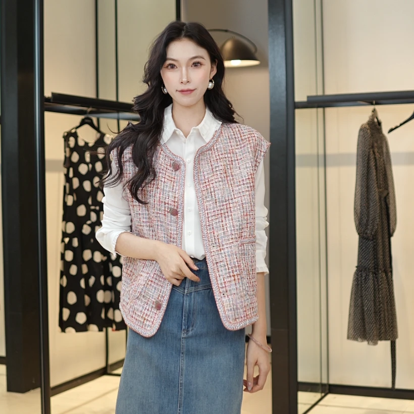 GIRDEAR/哥弟时尚简约气质轻奢洋气小香风精致温柔马夹女1400791