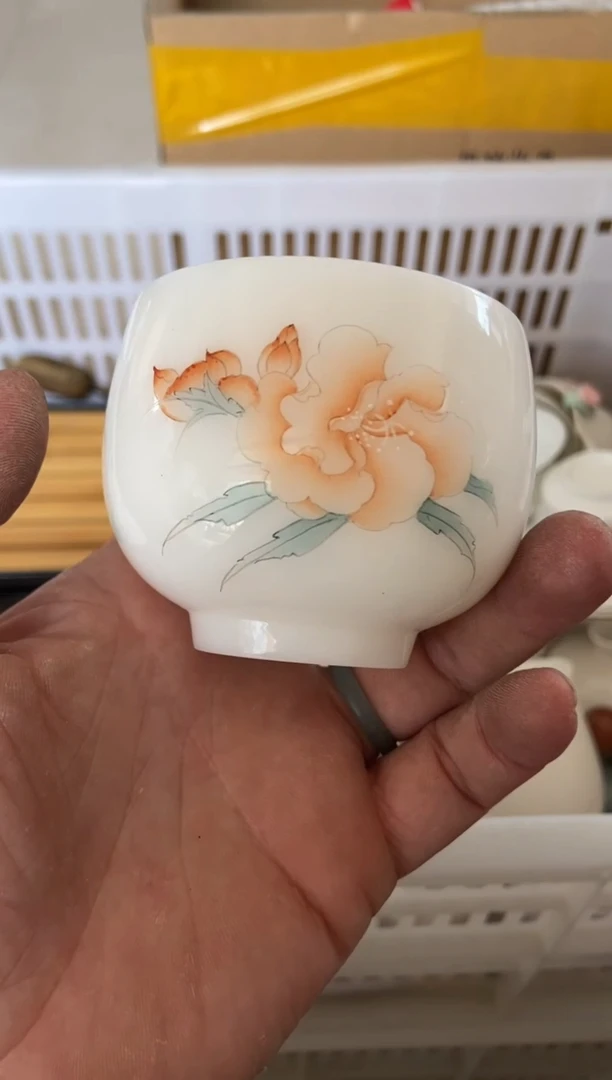 杯无运费险有瑕疵的摄影的产品有使用过的痕迹有点脏介意勿拍
