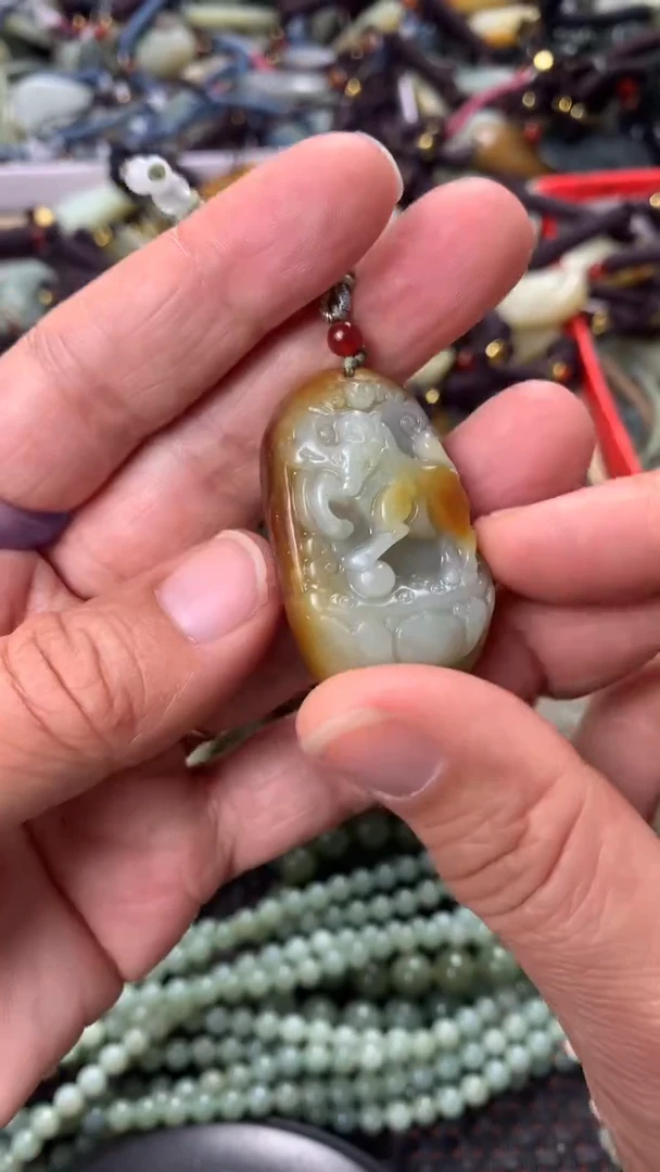 【闪购商品】和田玉颈饰未镶嵌多样性发货没有证书拍一发一有瑕