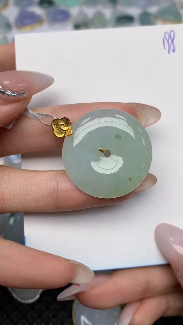 【闪购商品】翡翠颈饰18K金镶嵌 天然翡翠A货，