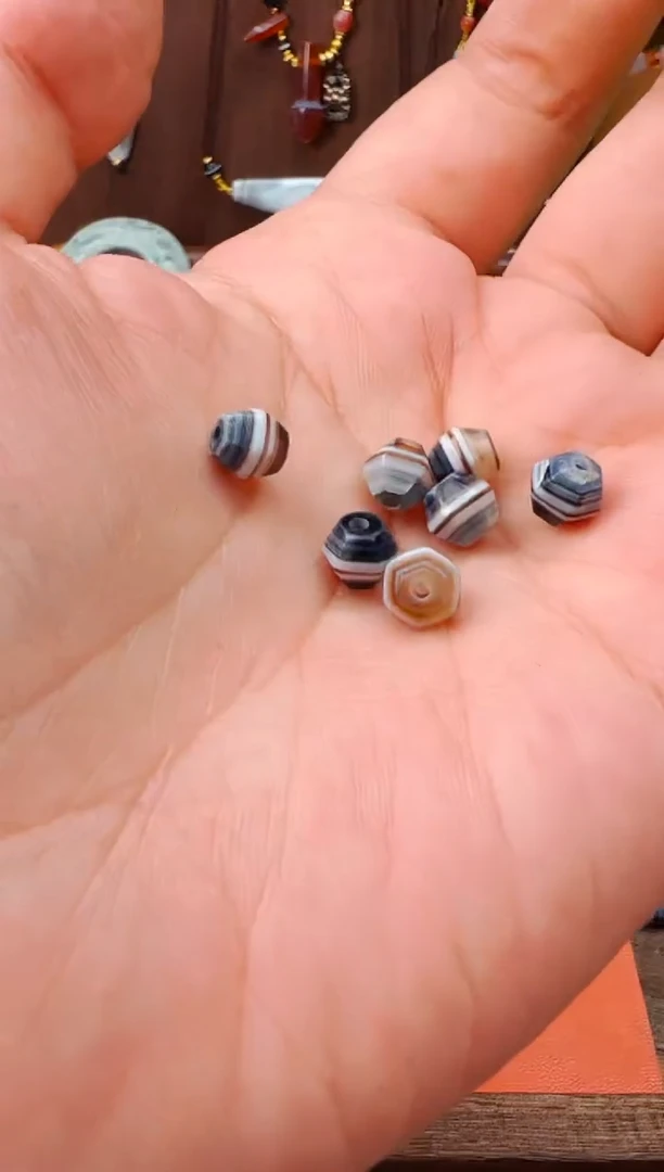 【 西亚珠饰 】配珠随发1颗