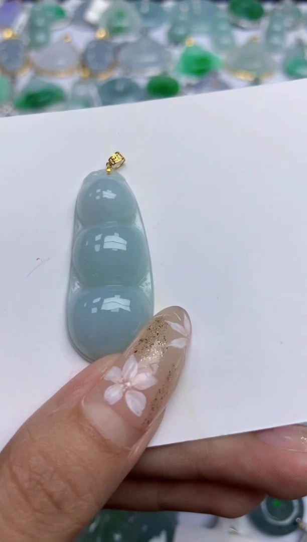 翡翠未镶嵌颈饰天然翡翠A货